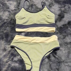 SHEIN Two-Tone Colorblock Bikini Set